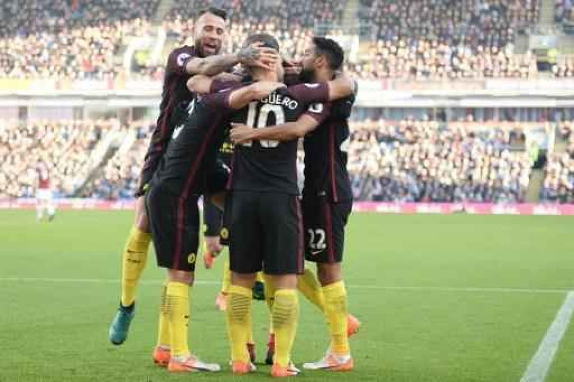 Agüero redt de meubelen voor Manchester City op bezoek bij Burnley