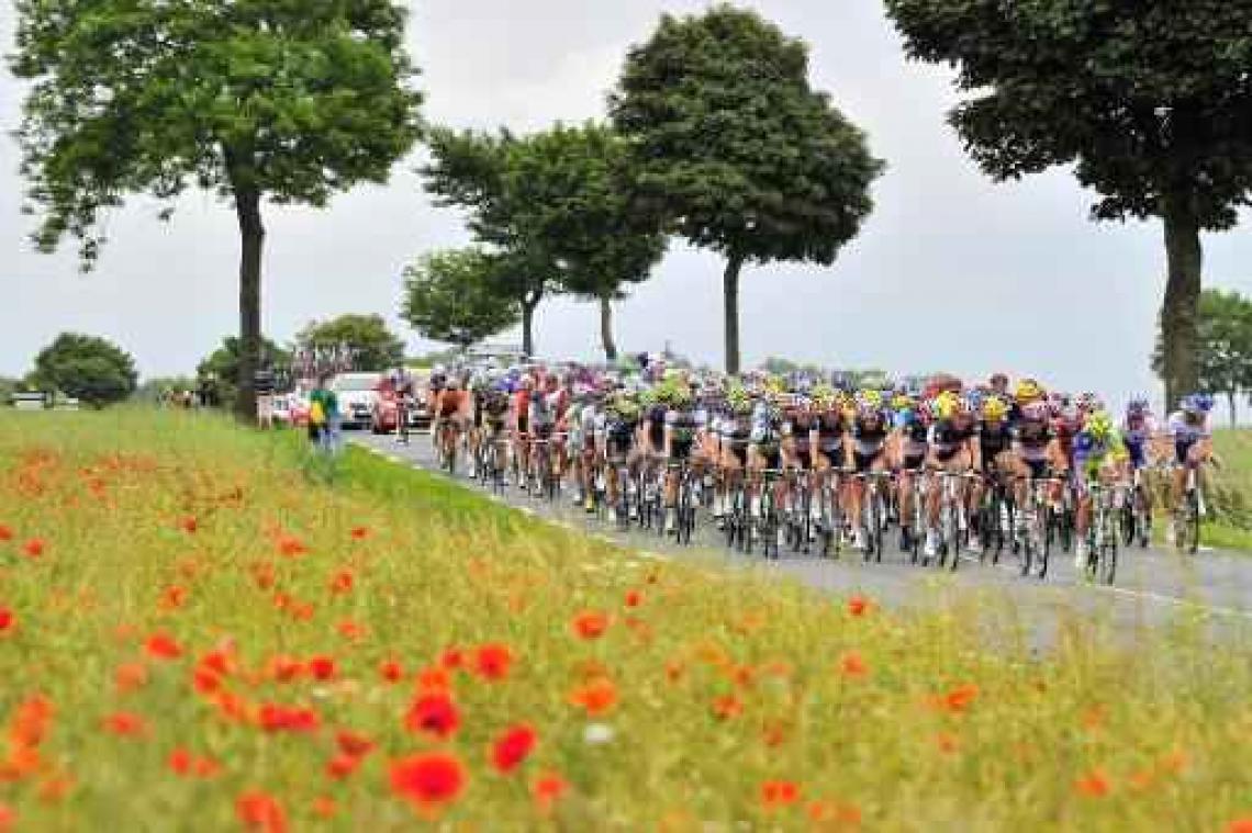 UCI fluit koersorganisaties terug in beslissing over kleinere ploegen