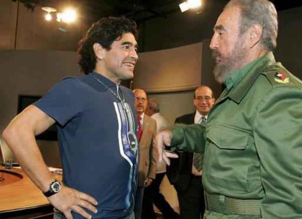 Fidel Castro overleden - Diego Maradona rouwt om "tweede vader"