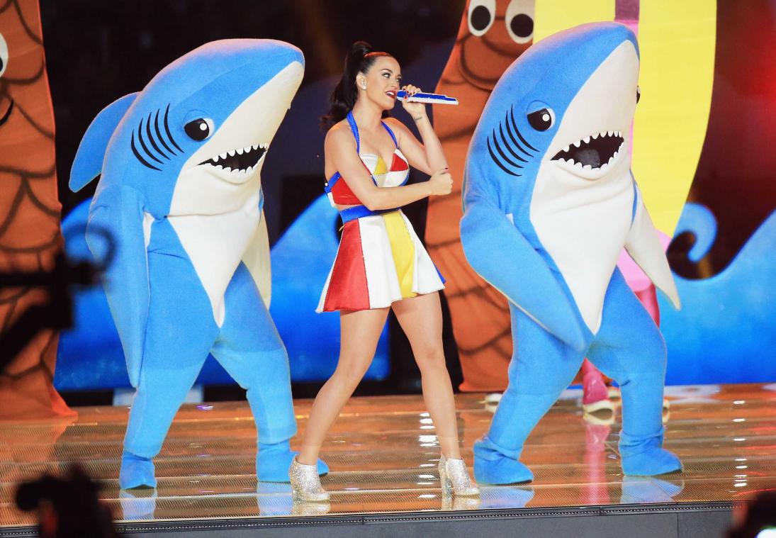 Je kan binnenkort het haaienkostuum van de Super Bowl kopen
