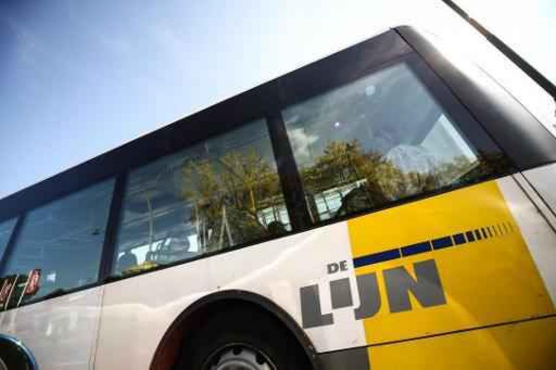 Excuses van De Lijn en van buschauffeur die vertrekt met kinderwagen maar zonder moeder