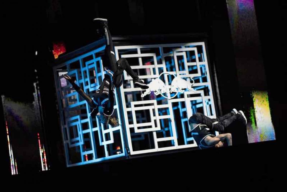 Red Bull Flying Illusion: breakdance ontmoet verbeelding