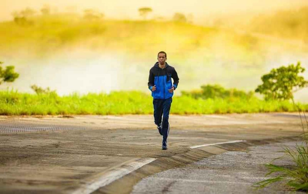 App betaalt abonnees per gelopen kilometer