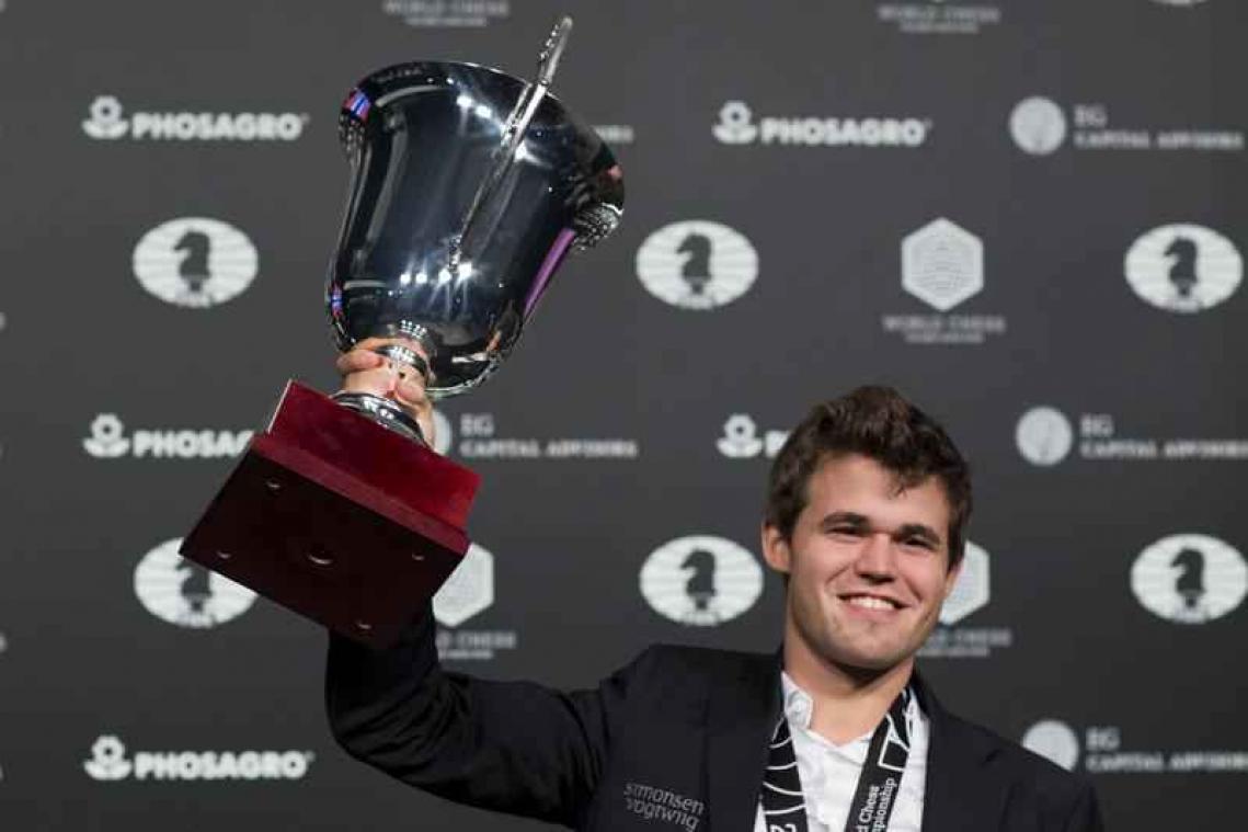 Carlsen viert verjaardag met nieuwe wereldtitel