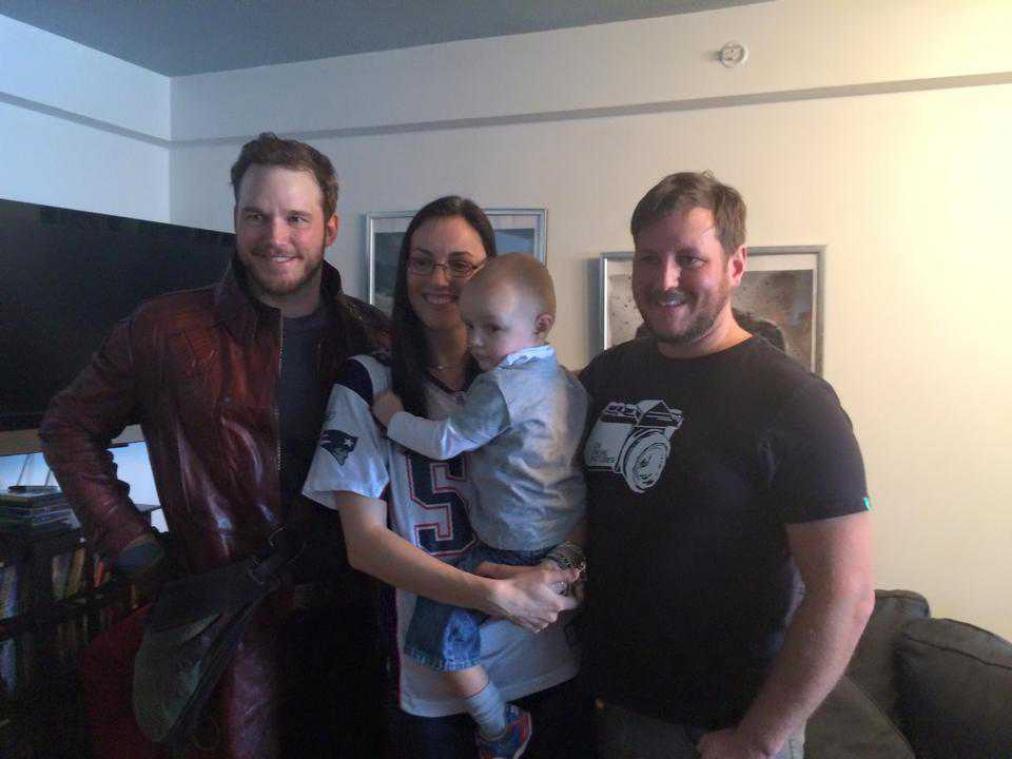 Chris Pratt verliest weddenschap met Evans en dit is het resultaat