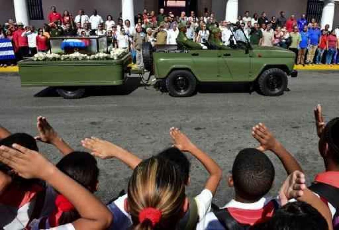Urne van Fidel Castro in Santiago de Cuba aangekomen