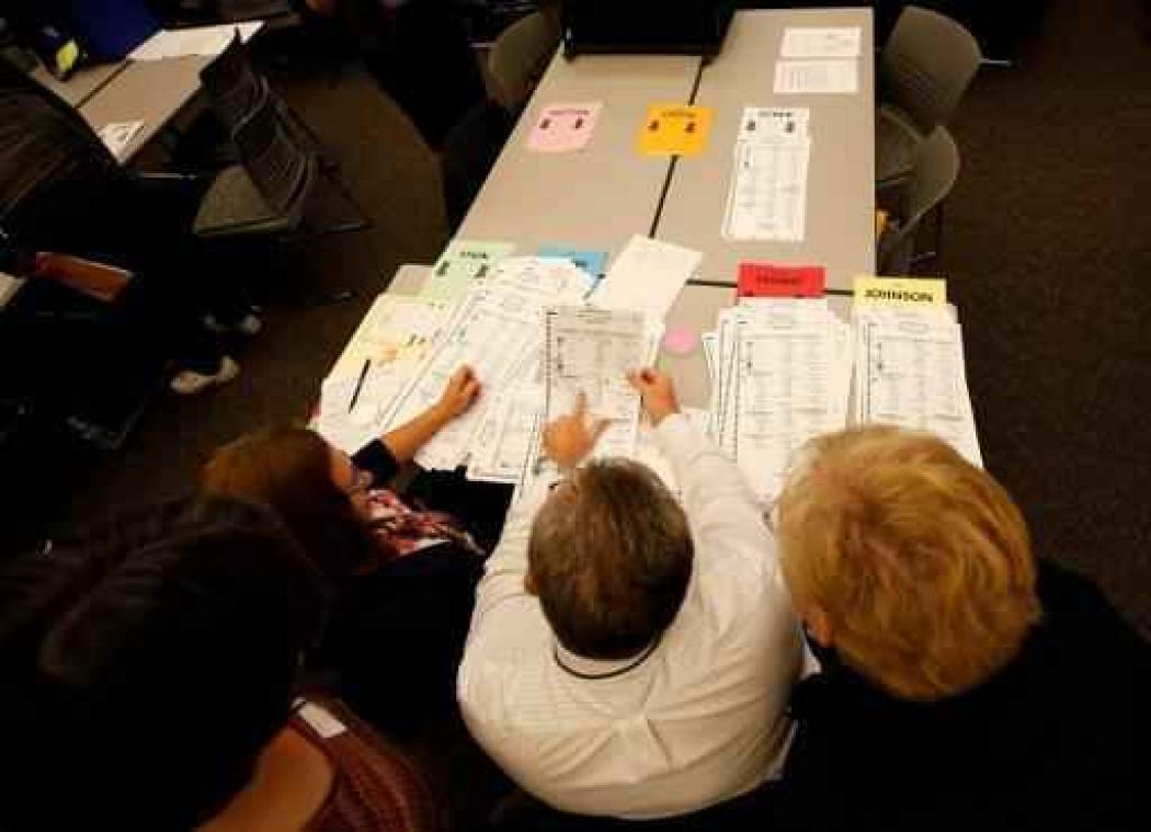 Hertelling stemmen presidentsverkiezingen Michigan begonnen