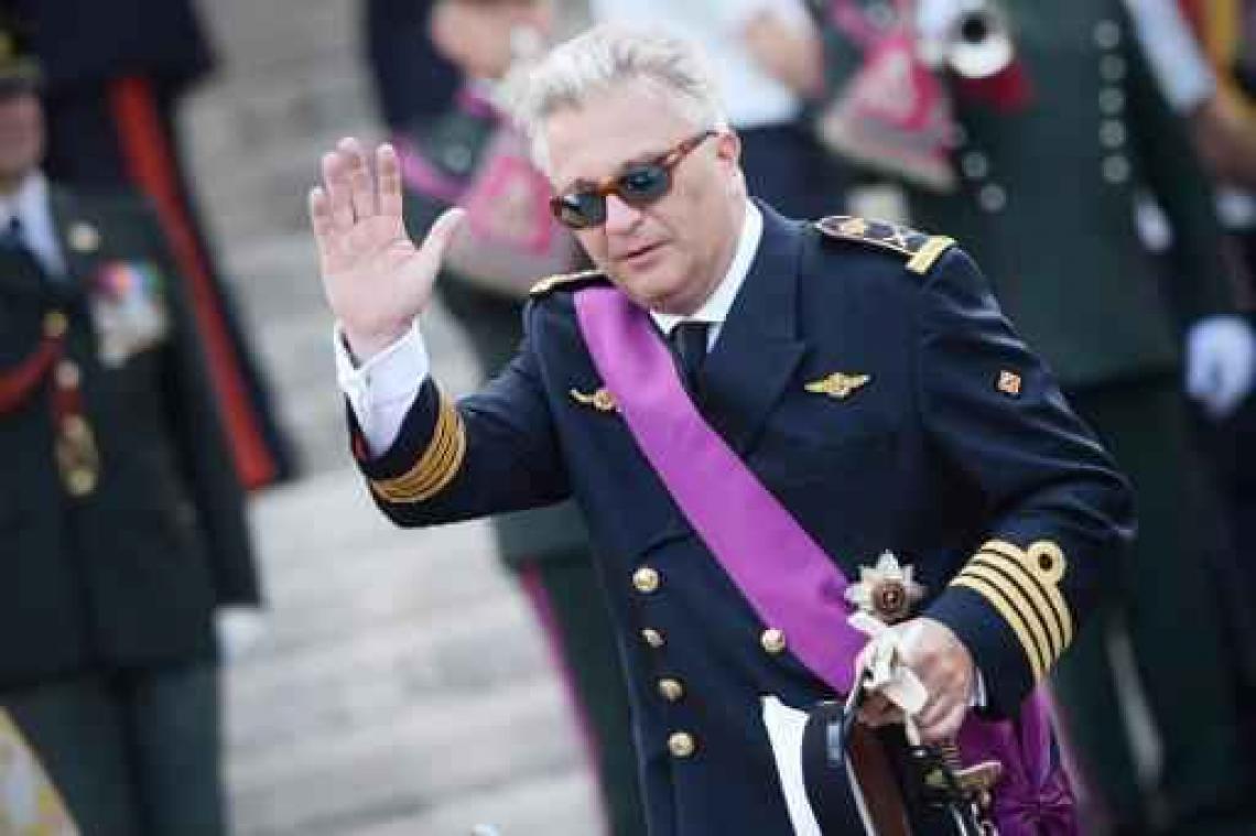 Premier Michel roept prins Laurent persoonlijk op het matje