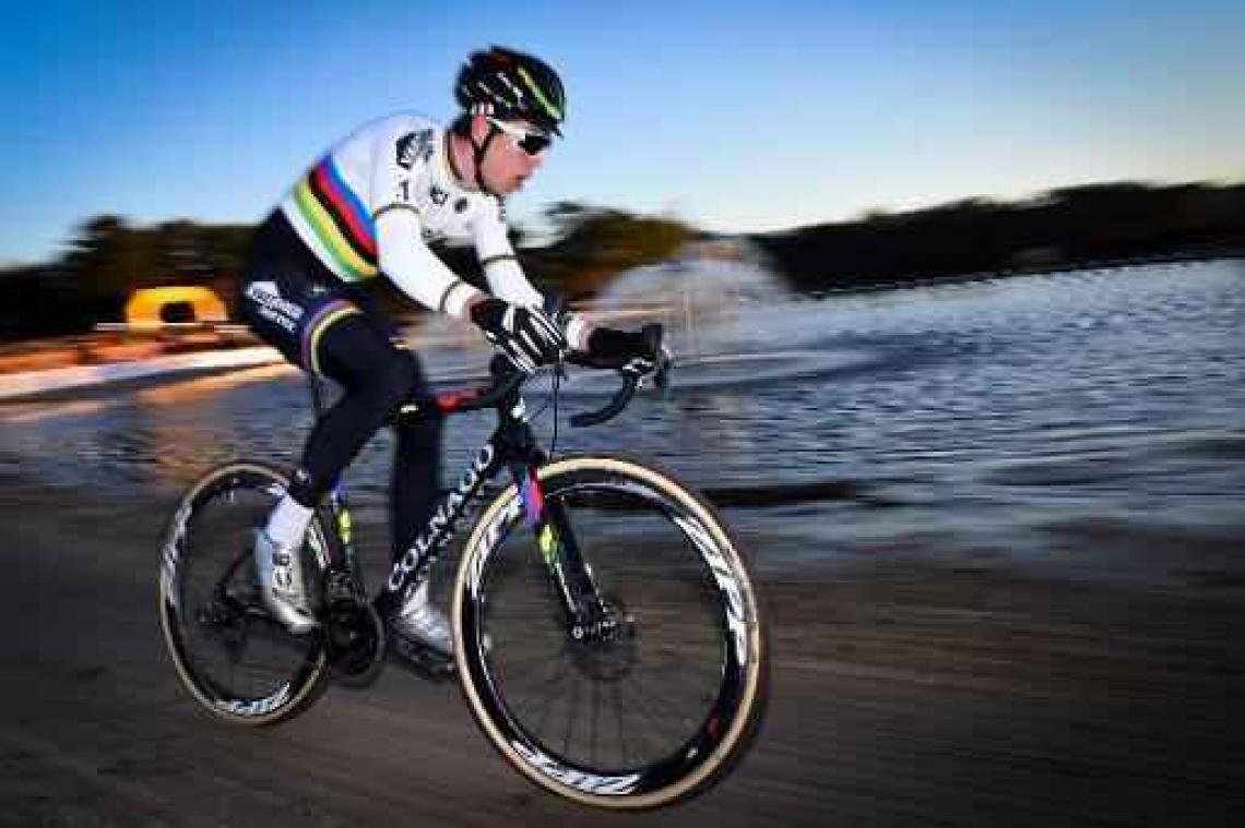 Wout van Aert pakt drie op drie in Essen