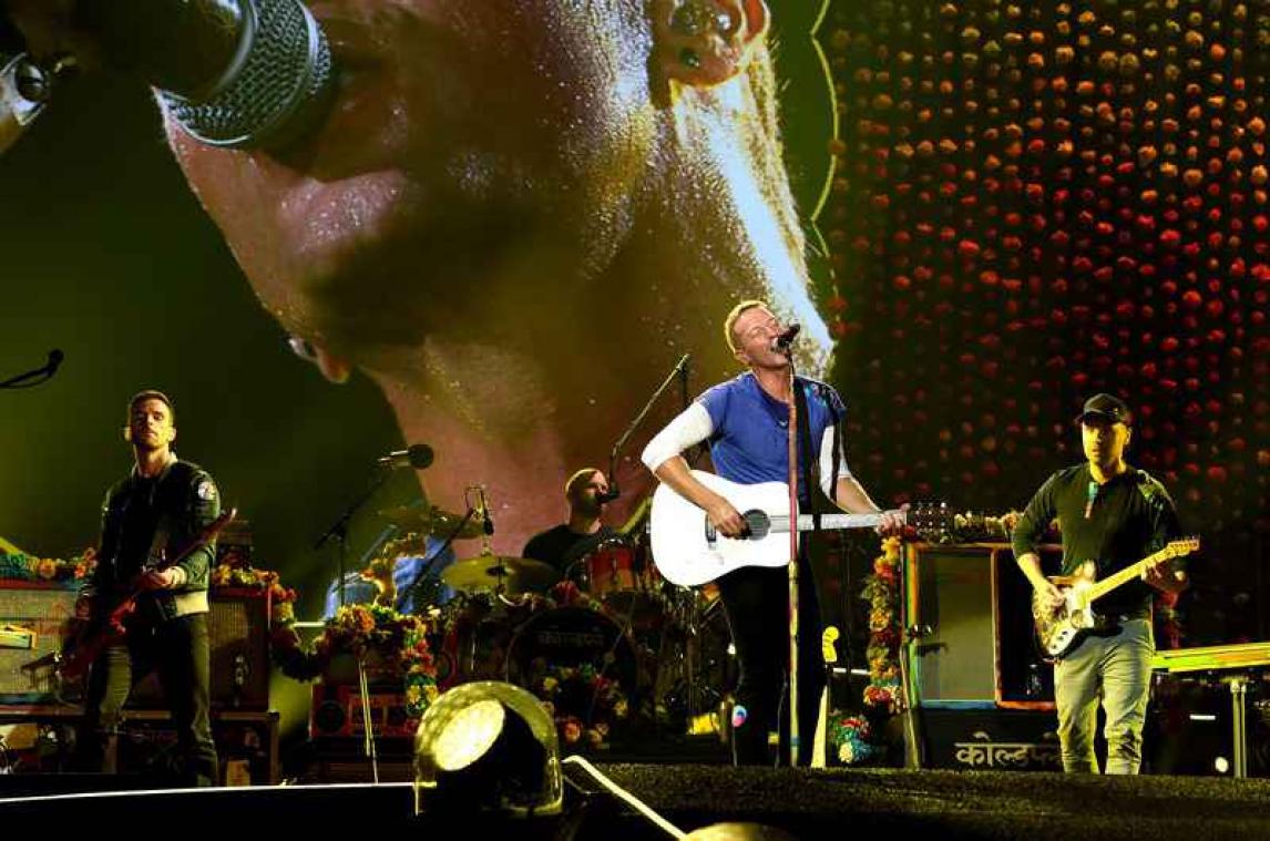 Coldplay stopt concert voor huwelijksaanzoek