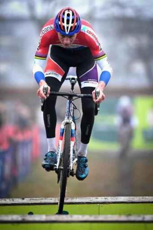 Mathieu van der Poel soleert naar de zege in Druivencross Overijse