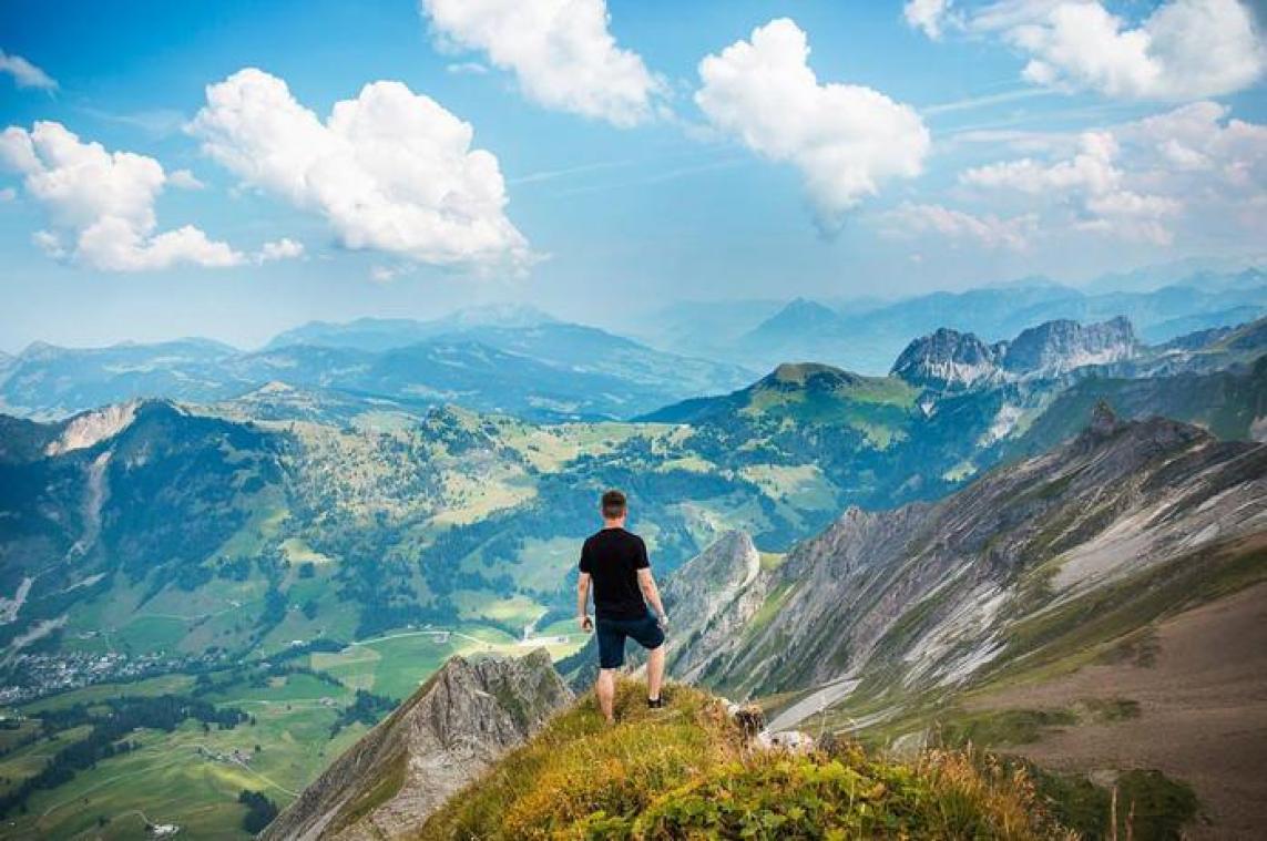 Reizen is voor millennials de beste investering