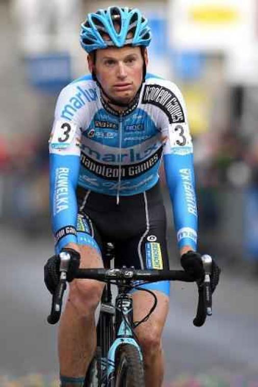 Druivencross Overijse - Pauwels legt zich neer bij meesterschap Van Aert en Van der Poel
