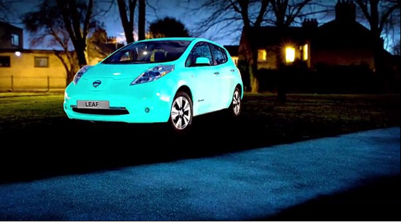 Eerste 'glow-in-the-dark' auto