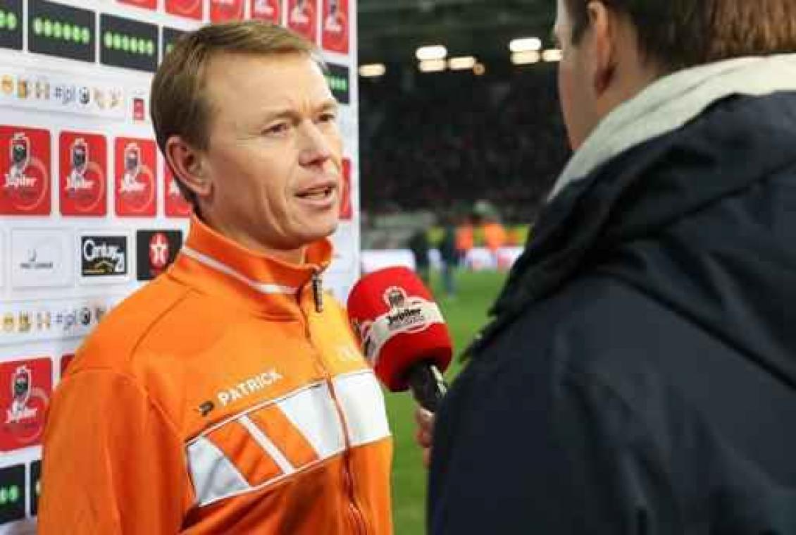 Eerste klasse krijgt eindelijk professionele scheidsrechters