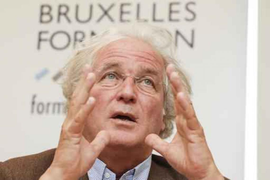 "Wij komen werknemers te hulp", zegt minister Gosuin