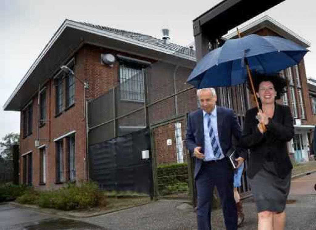 Bijna 500 gevangenen hebben gevangenis Tilburg verlaten