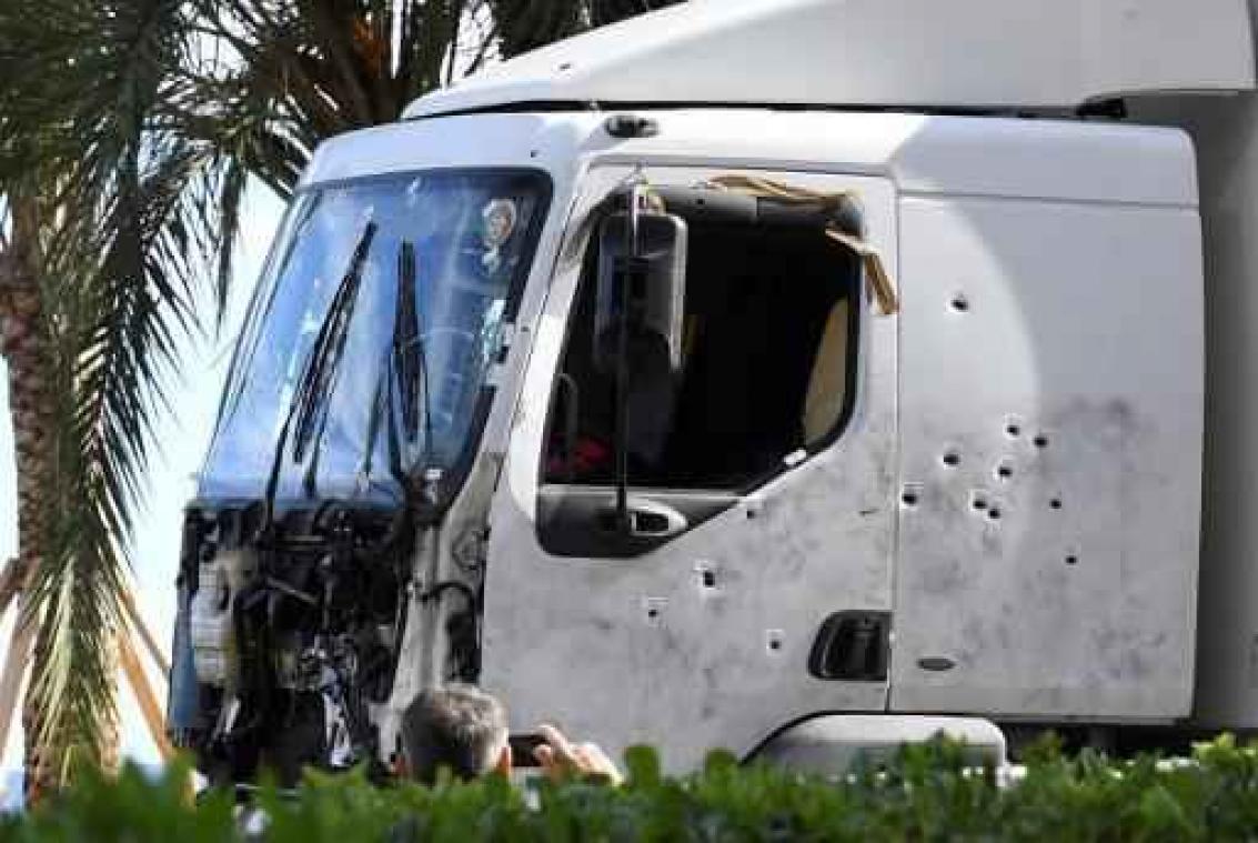 Drie verdachten van aanslagen in Nice naar Parijs overgebracht