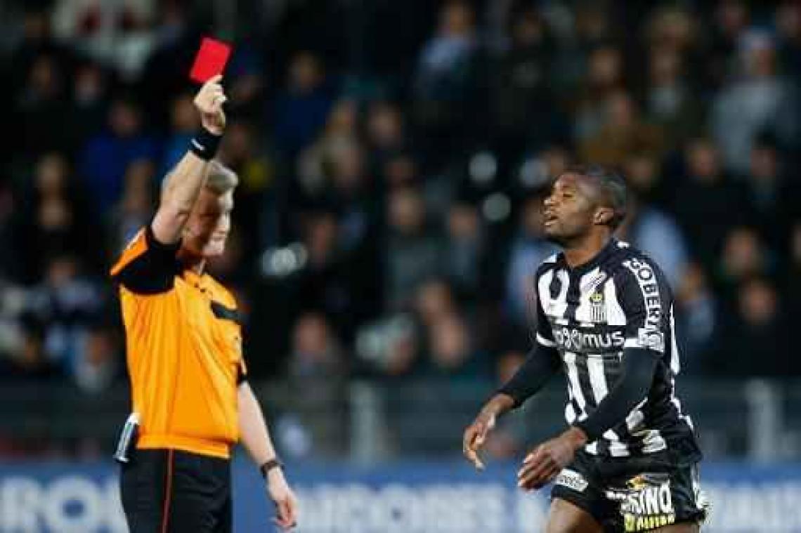 Bondsparket wil Clinton Mata (Sporting Charleroi) een speeldag schorsen