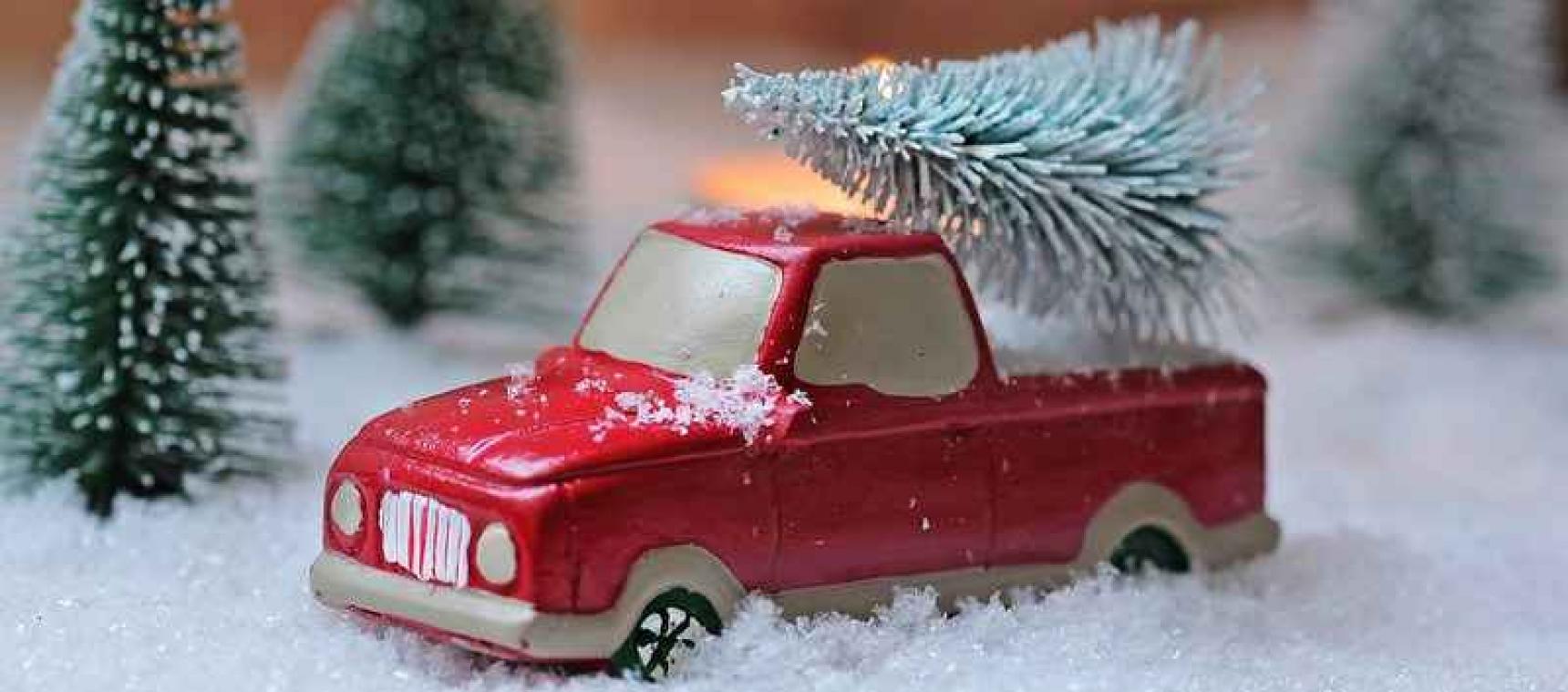 Zo ziet een kersttrui ter waarde van 30.000 dollar eruit