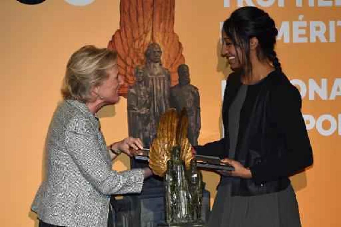 Prinses Astrid reikt trofee uit aan trotse Nafi Thiam