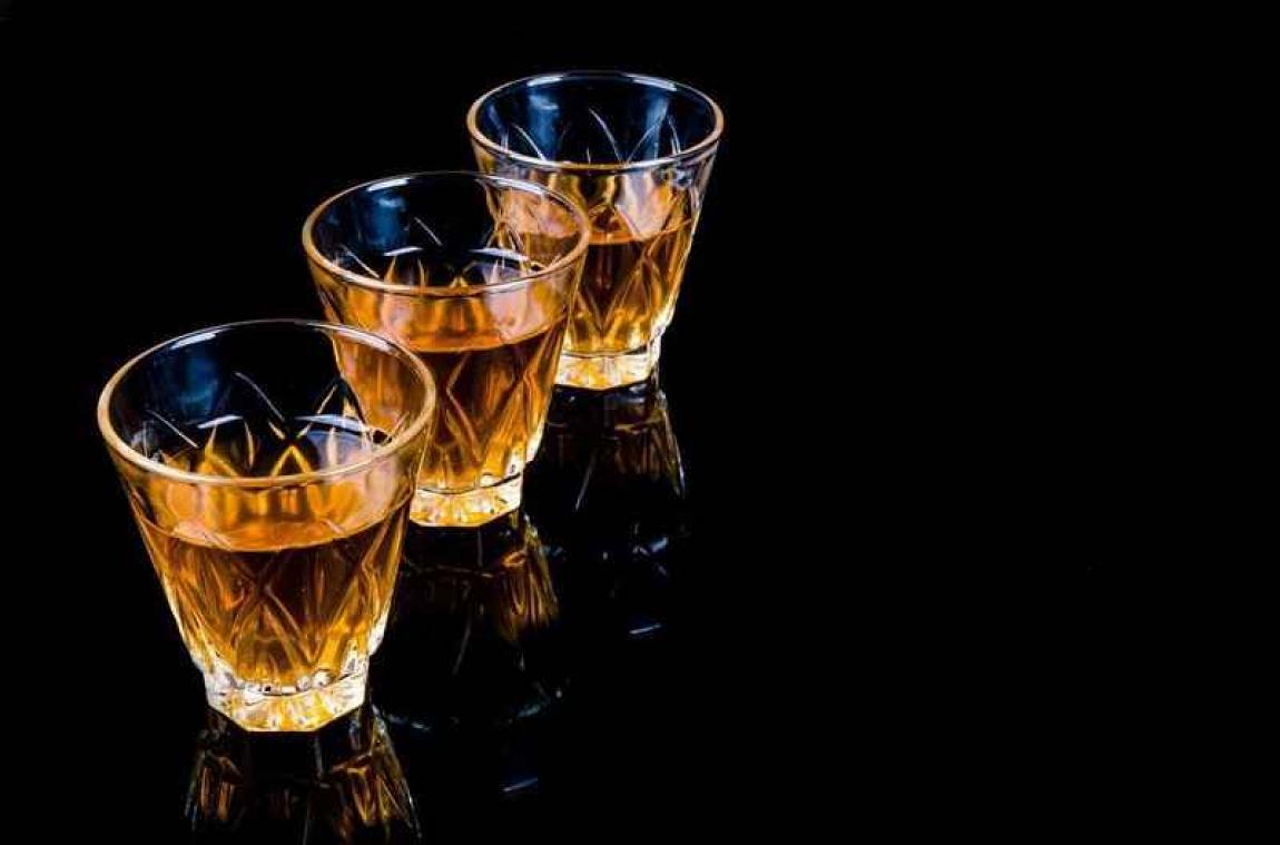Badolie drinken om zat te worden kost 41 Russen het leven