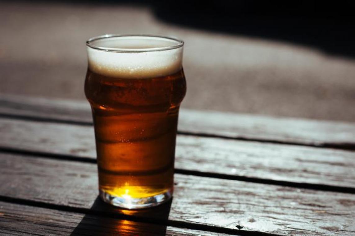 Brouwers sporen jongeren aan spontaan hun leeftijd te tonen