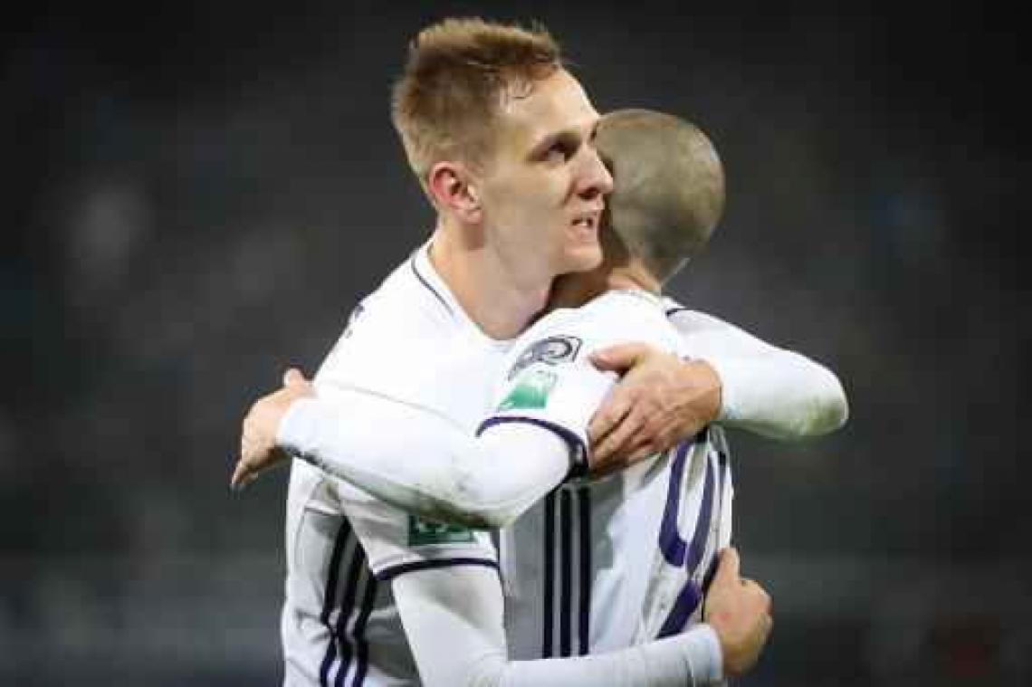 Jupiler Pro League - RSC Anderlecht opnieuw derde na 2-3 zege in AA Gent