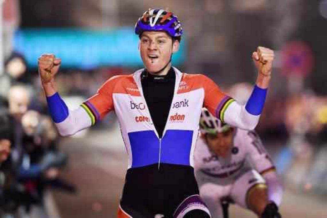 Superprestige Diegem - Wout van Aert moet zege aan Mathieu van der Poel laten