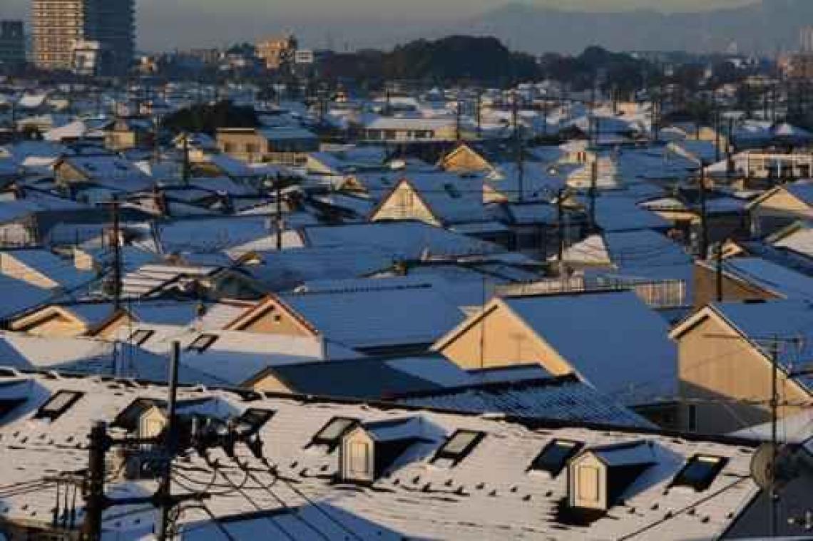 Duizenden passagiers zitten geblokkeerd door hevige sneeuwval in noorden van Japan