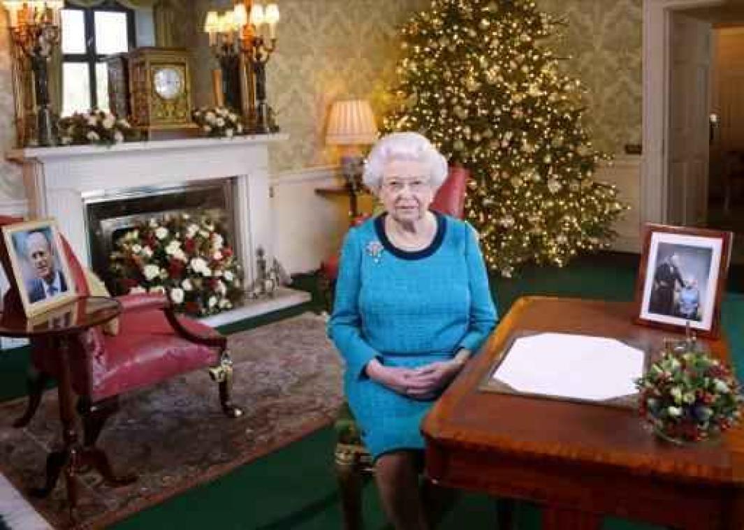 Queen Elizabeth II gaat niet naar kerstviering wegens verkoudheid