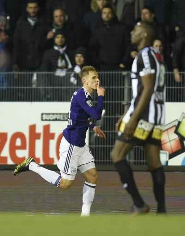 Anderlecht dankt Teodorczyk voor zege op Charleroi