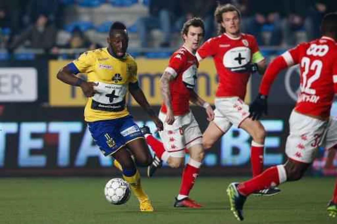 Jupiler Pro League - STVV-Standard levert geen winnaar op na vier goals en twee rode kaarten