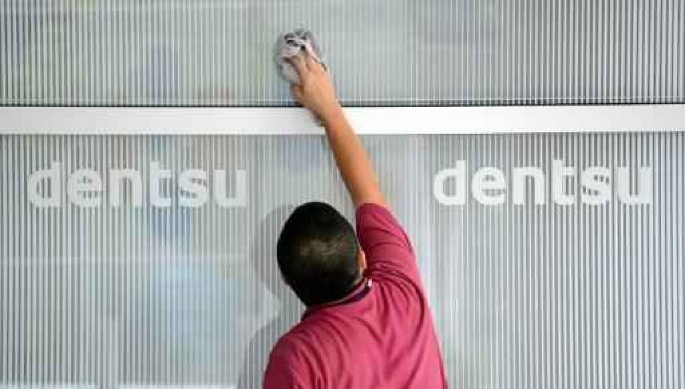 Japans bedrijf vervolgd omdat personeelslid zich dood werkte