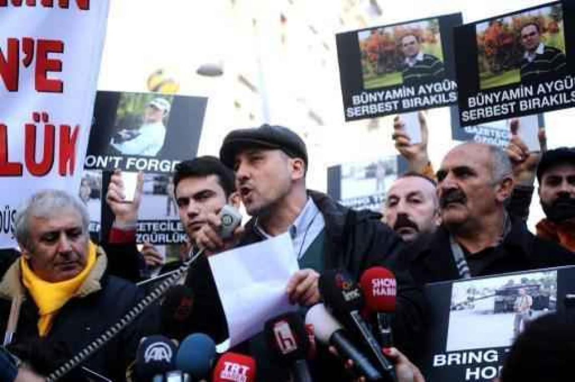 Prominente Turkse journalist en schrijver Ahmet Sik opgepakt