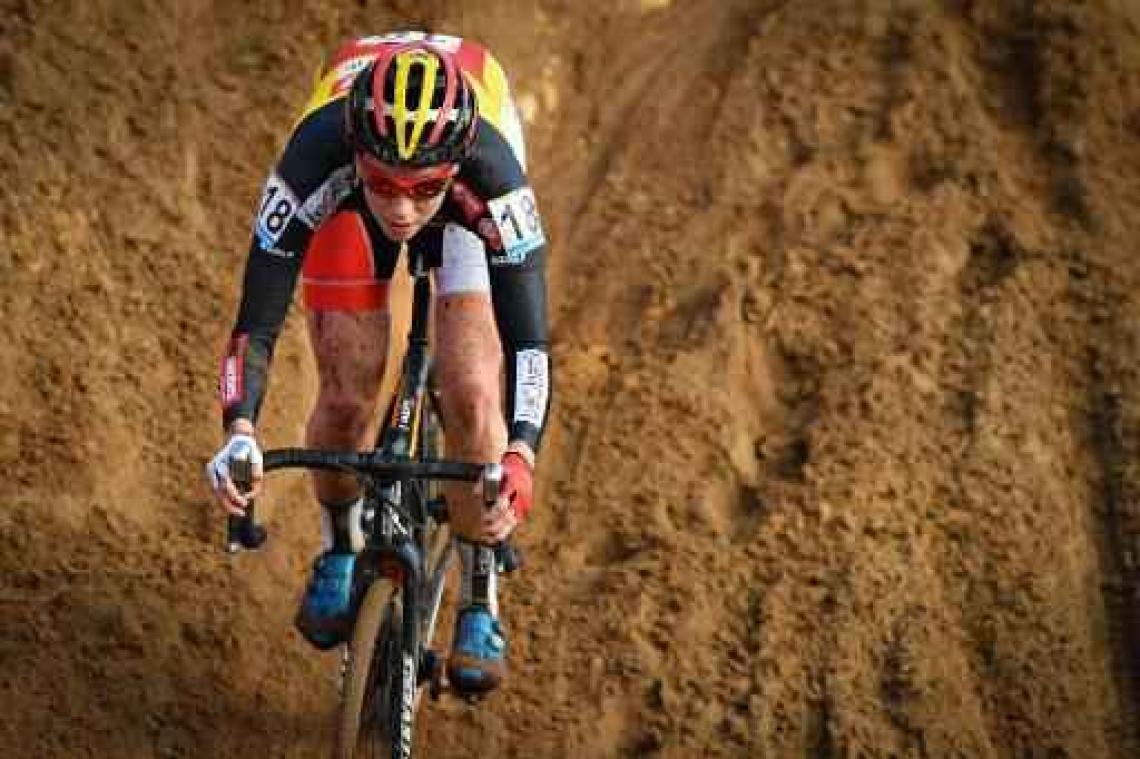 Sanne Cant pakt veertiende seizoenszege in Loenhout