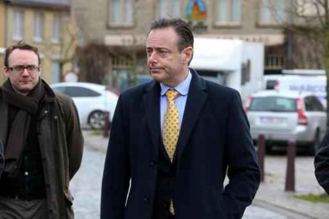 De Wever waarschuwt voor "regering in lopende zaken"