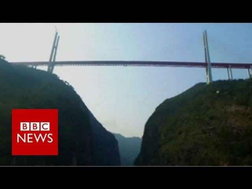 Hoogste brug ter wereld is open voor verkeer