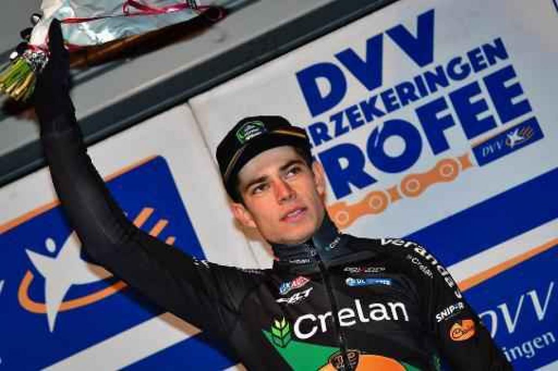 Wereldkampioen Van Aert zat met schrik op de fiets