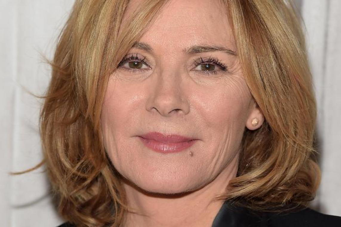 Naam Kim Cattrall op grafsteen