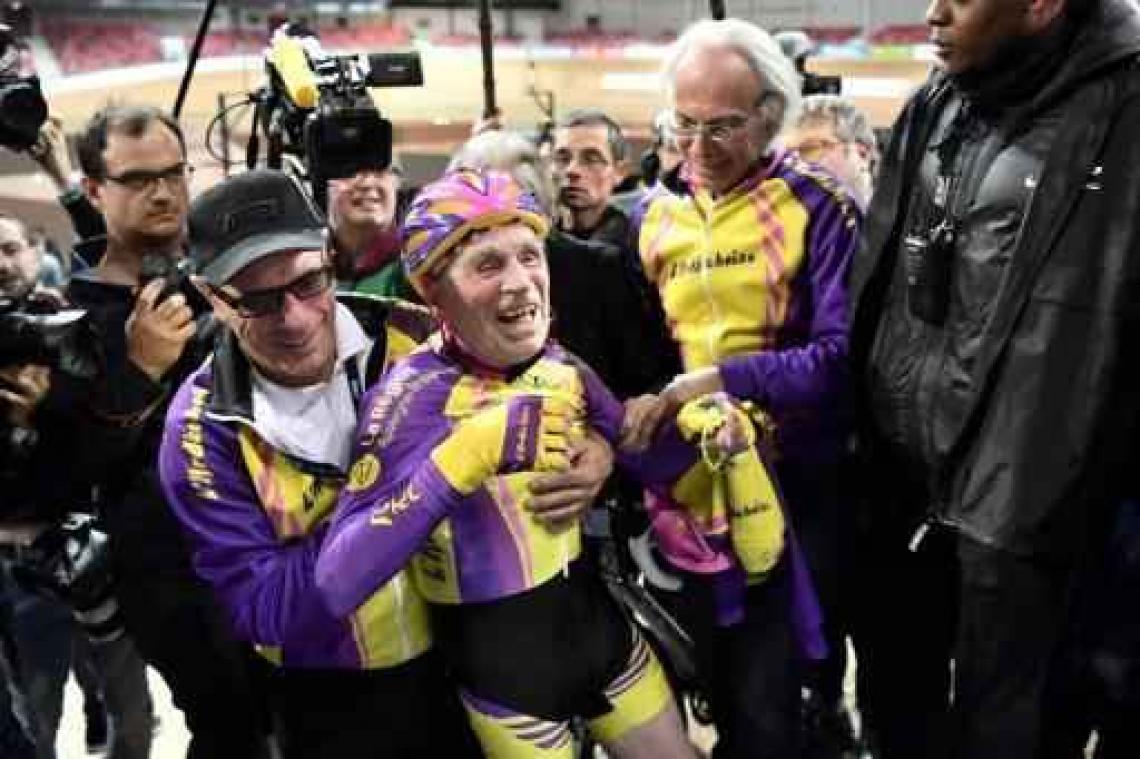 105-jarige Fransman rijdt 22,547 kilometer in één uur