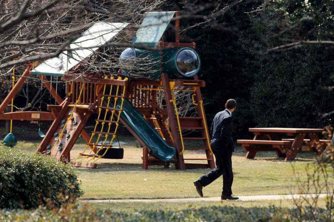 Obama schenkt schommels weg