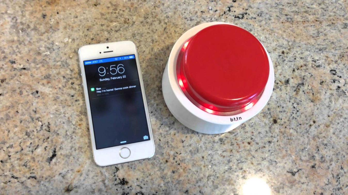 Deze knop stuurt een sms naar je moeder om te zeggen dat je veilig thuis bent geraakt