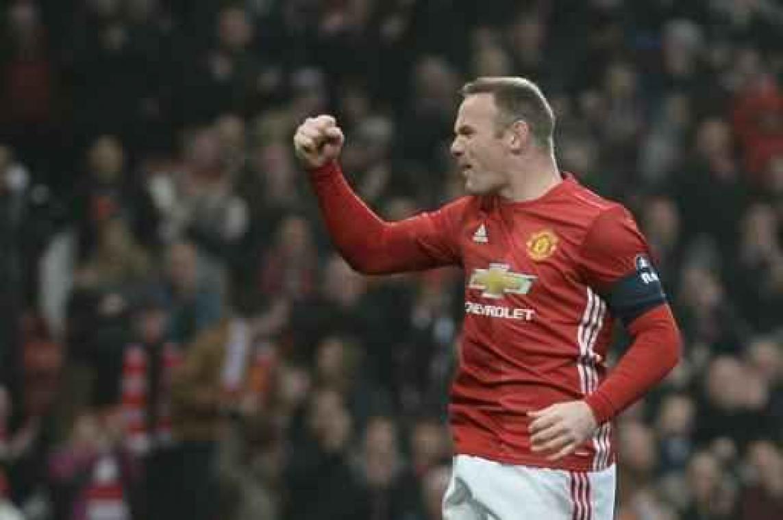 Wayne Rooney evenaart doelpuntenrecord Bobby Charlton