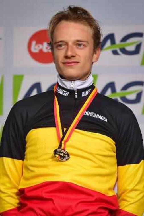 Belofte Hermans pakt Belgische titel daags voor ondertekenen profcontract