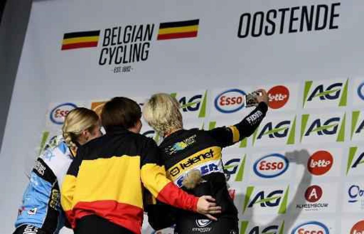 BK veldrijden - Laura Verdonschot krijgt profcontract na zilveren medaille op BK