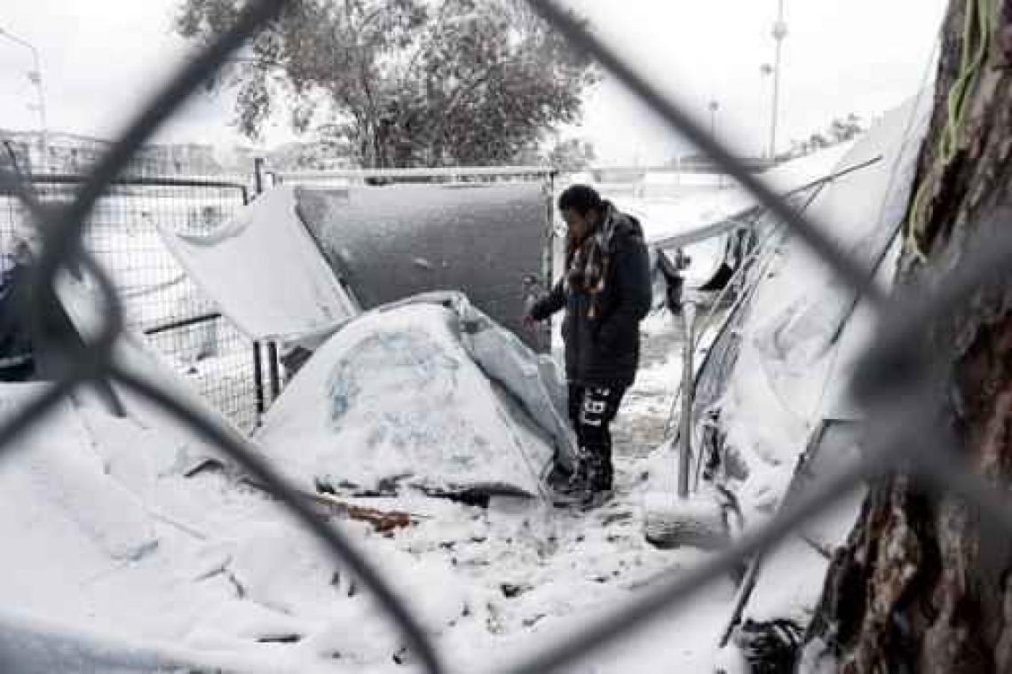 Duizenden vluchtelingen ondergaan vrieskou in Griekenland en de Balkan