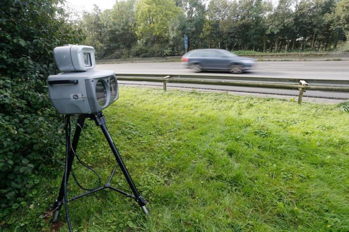 Belg rijdt te snel, maar wil wel meer controles