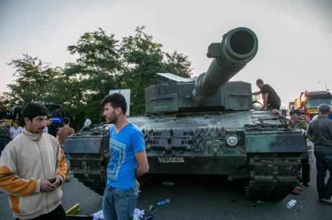 Al bijna 100.000 ambtenaren ontslagen op verdenking van banden met Gülen