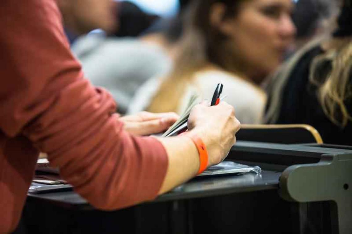 Koepel vraagt om studenten eten te brengen